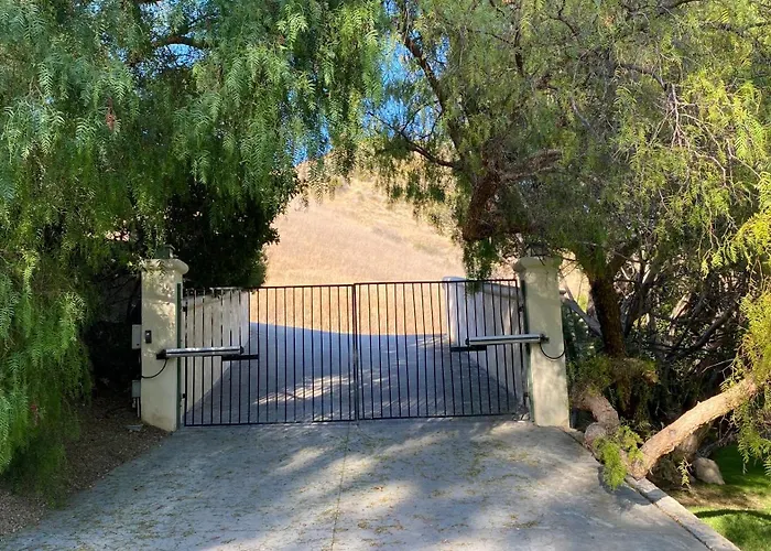Malibu Ranch Guest House Hideway