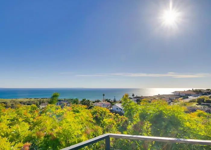 Unobstructed View! Home On Malibu Hilltop W/ Sauna