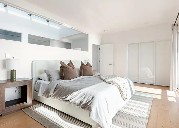 Gorgeous Malibu Retreat With #Instaworthy Ocean Views