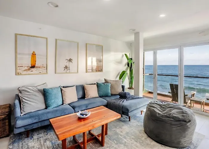 Malibu Beachfront Home With Rock Spa Ocean Views & Huge Deck